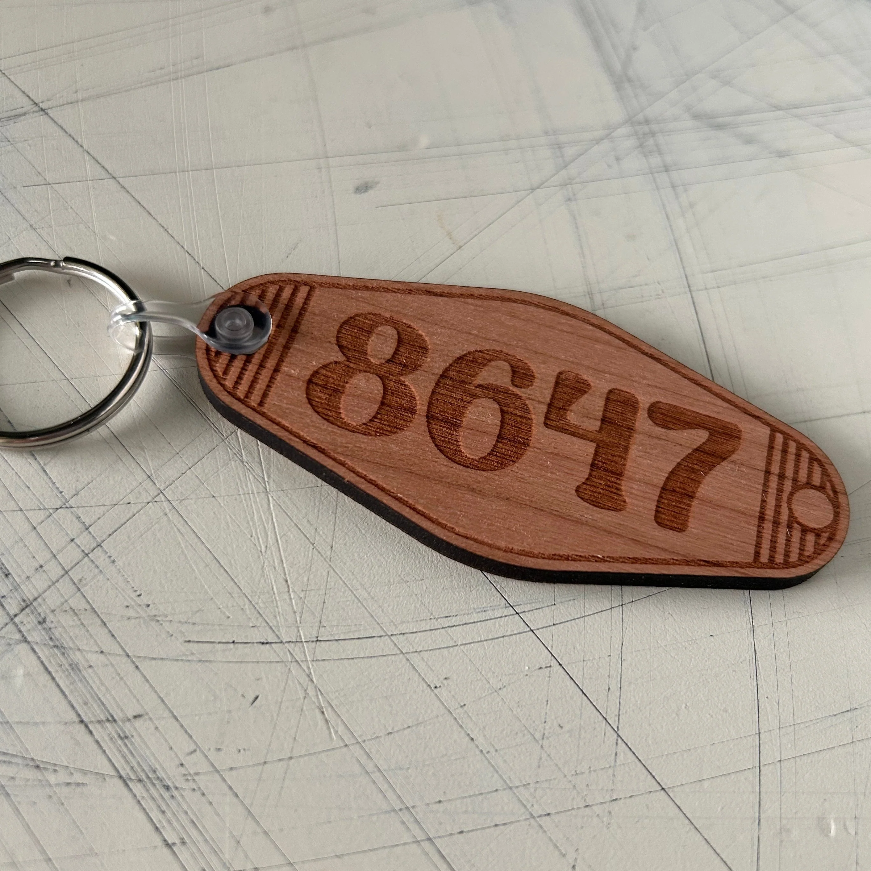 8647 - Wood Motel-style Keychain - Image 4