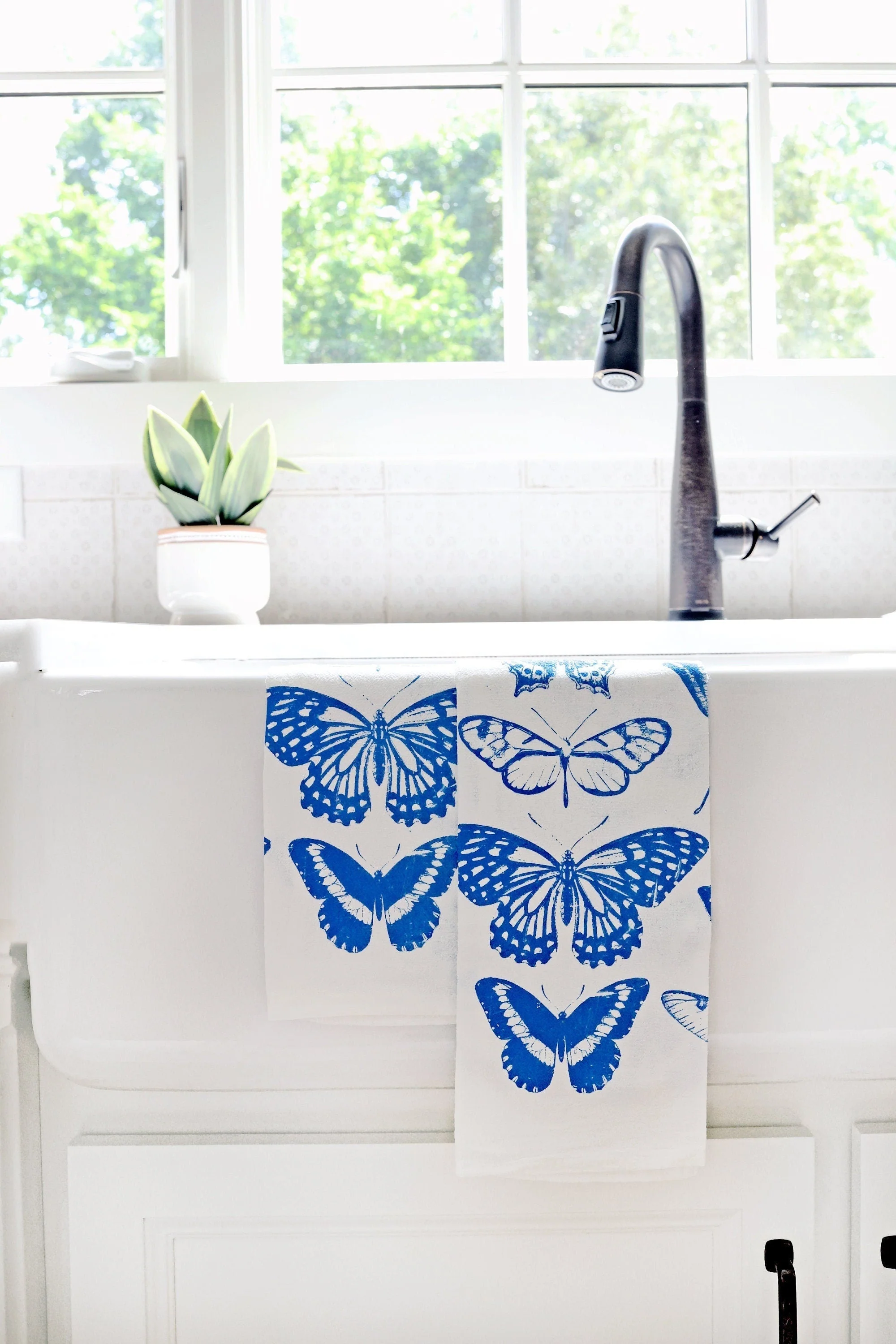 Butterfly Tea Towel Terra-cotta - Image 4