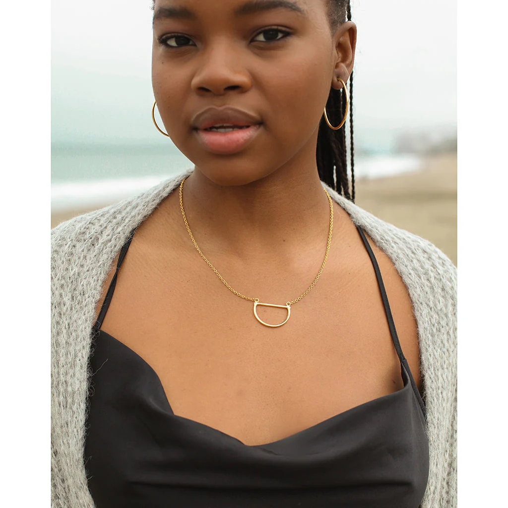 Classic Bombshell Hoop Earrings - Image 6