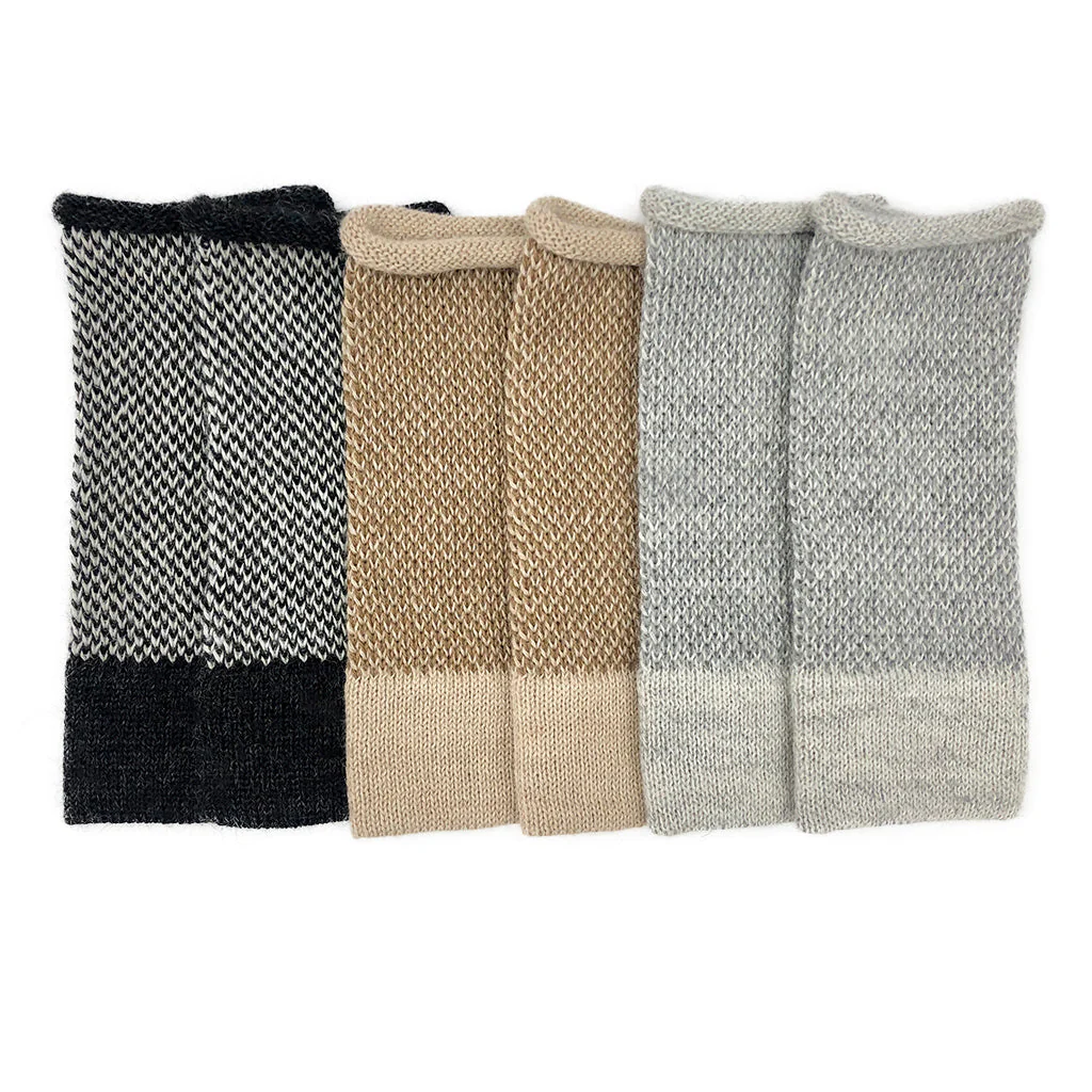Midnight Interwoven Alpaca Gloves - Image 4