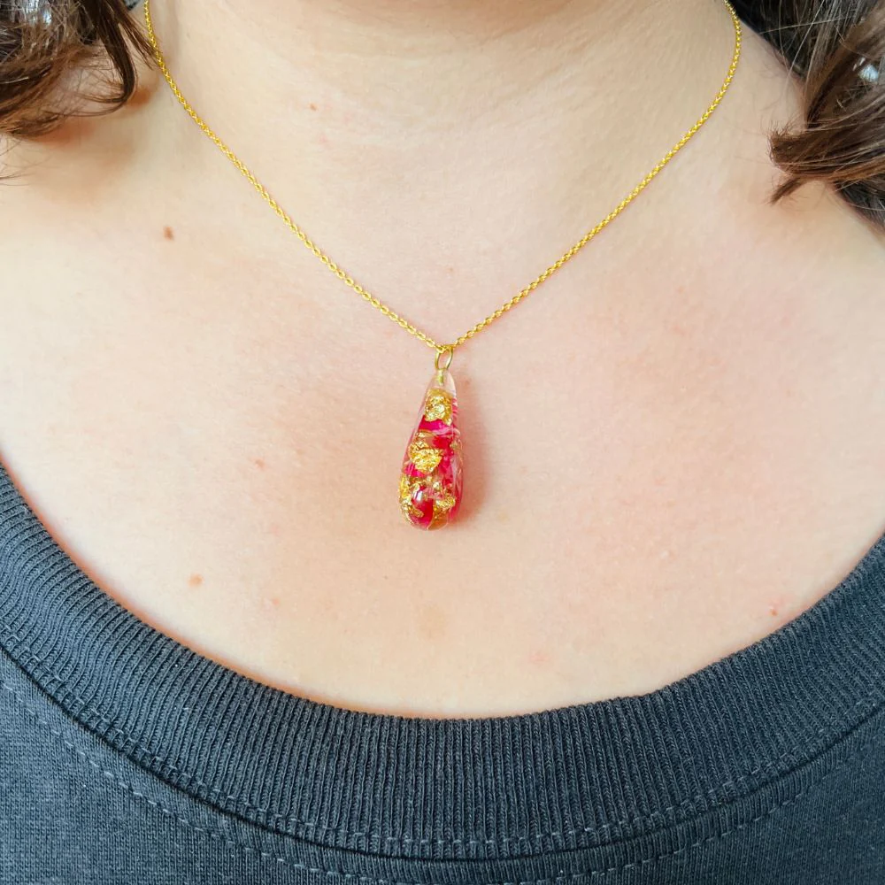 Resin Teardrop Pendant Necklace with Rose Petals - Image 2