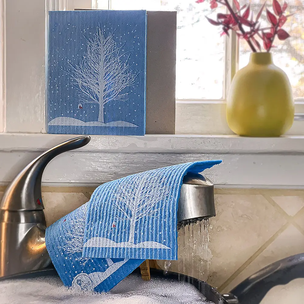 Snowy Red Cardinal – Greeting Turns Into a Swedish Sponge Cloth | Soak iT Up Clard® - Image 2